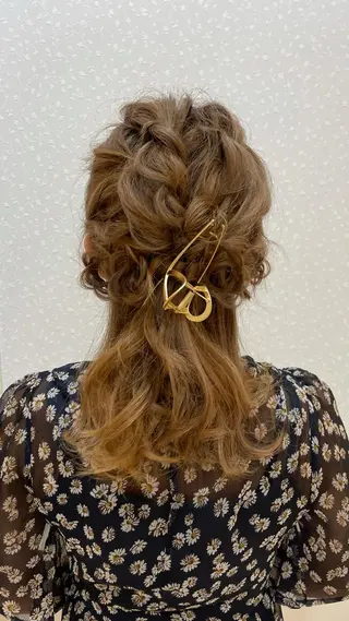 セミロング ヘアアレンジ 丹下 朋香のヘアスタイル