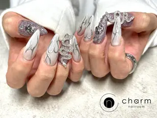 ネイル ネイルルーム チャームのネイルデザイン
