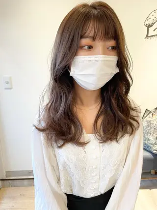 セミロング カラー 🩰オリーブ/ ベージュ松本咲花🩰のヘアスタイル