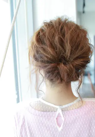 セミロング 根本 智晴のヘアスタイル