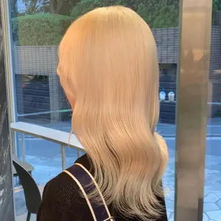 セミロング カラー れい🫧 ハイトーン特化のヘアスタイル
