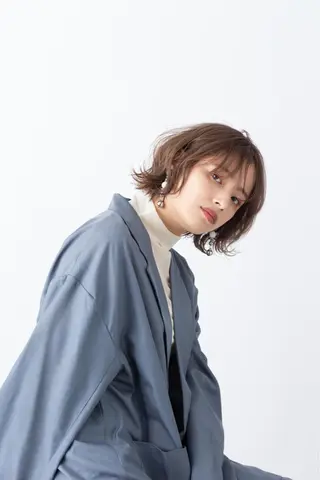 ミディアム hoNua. 栄/透明感カラーのヘアスタイル