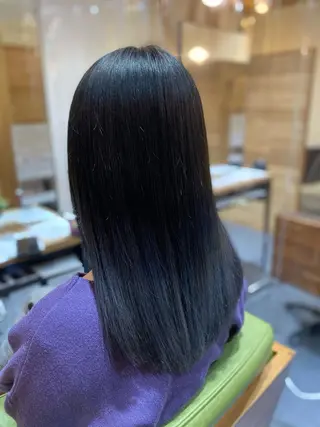 ミディアム カラー ハラ ルイスのヘアスタイル
