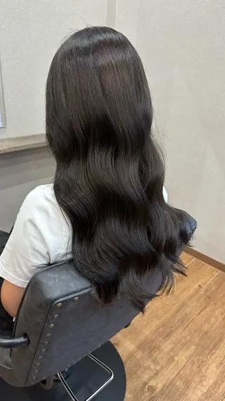 ロング カラー 鵜飼 真伍のヘアスタイル
