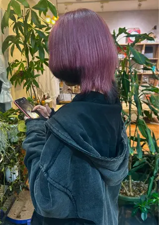 カラー MI KUのヘアスタイル