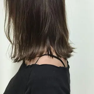 ミディアム カラー 丸山 唯奈のヘアスタイル