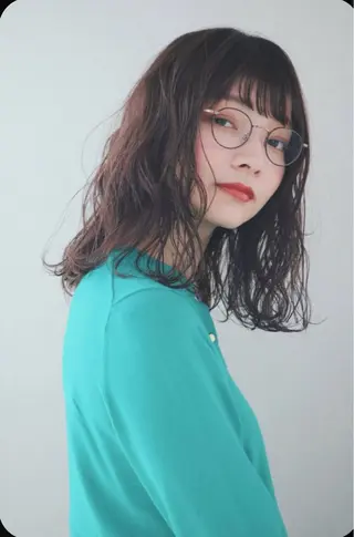 ミディアム パーマ inity　杉本 美羽のヘアスタイル