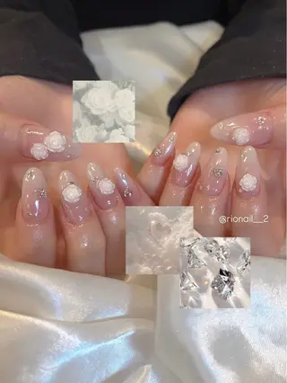 ネイル 𝘙𝘪𝘰𝘯𝘢 ...🕯🤍のネイルデザイン