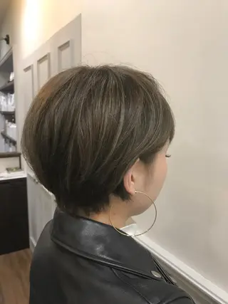 ショート カラー ひろせ かなのヘアスタイル