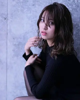 ミディアム セミロング カラー 及川 光のヘアスタイル