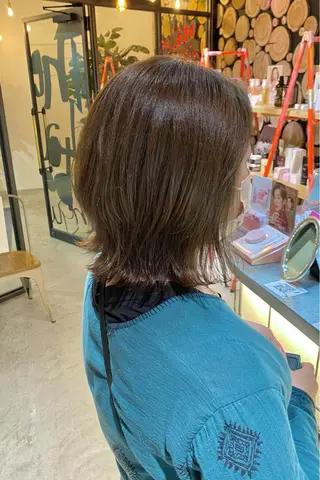 ミディアム カラー 菊地 紗矢のヘアスタイル