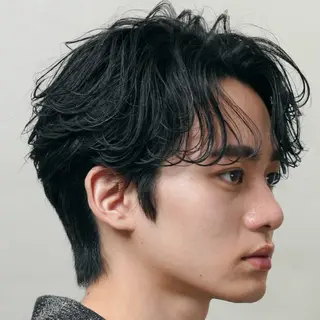 ショート パーマ メンズ 丸山 哲史のヘアスタイル