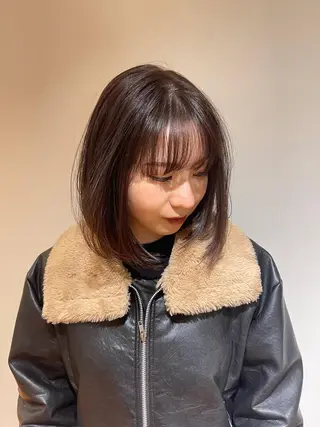 ショート カラー 🫧うる艶レイヤー /グレージュ🪐リサのヘアスタイル