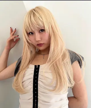 ロング 梅田/ハイトーン/ 透明感カラー/縮毛のヘアスタイル