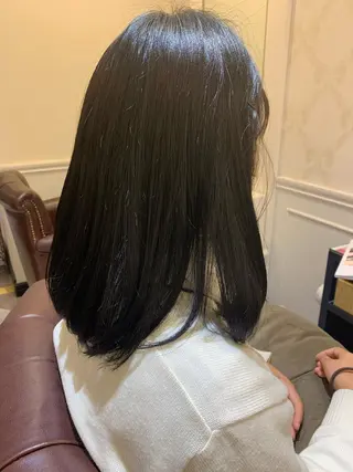 ミディアム 粟田 めぐみのヘアスタイル
