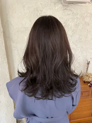 ロング 梅澤 麻衣のヘアスタイル