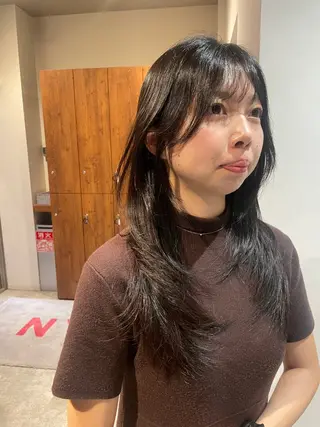 ロング 海外レイヤー/赤み 消しカラー/上原聖奈のヘアスタイル