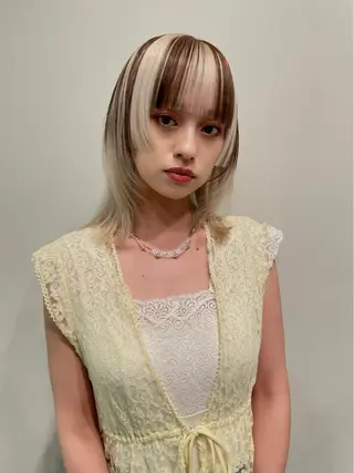 ショート カラー ブリーチ😼 ボブ✍️レイヤーのヘアスタイル