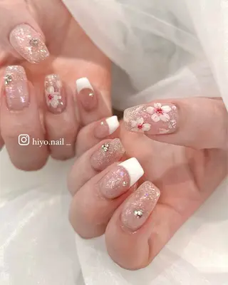 ネイル hiyo🎀ﾌｪﾐﾆ ﾝ/ｴﾚｶﾞﾝﾄ🤍のネイルデザイン