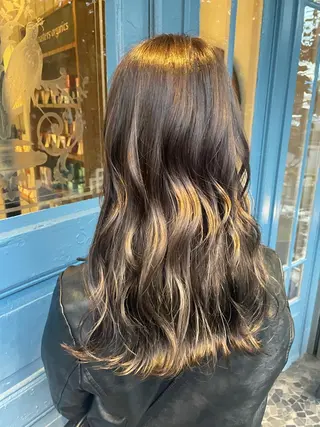 カラー 齋藤 樹里のヘアスタイル