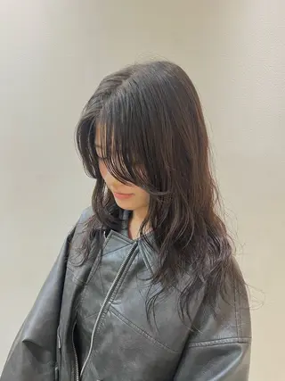 ロング 新開 夏菜のヘアスタイル