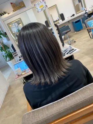 セミロング カラー 饒平名 知也のヘアスタイル