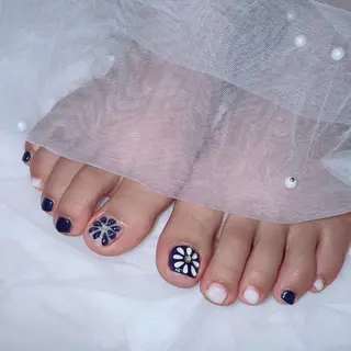 ネイル RIEKO🍒 ワンホン♡推しネイルのネイルデザイン