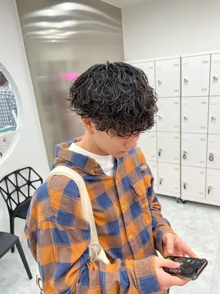 ミディアム パーマ メンズ メンズパーマ特化 TAIGAのヘアスタイル