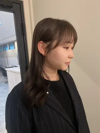 セミロング カラー 工藤 梨花のヘアスタイル