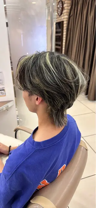 メンズ メンズ特化シャドウパ ーマラウンドマッシュのヘアスタイル