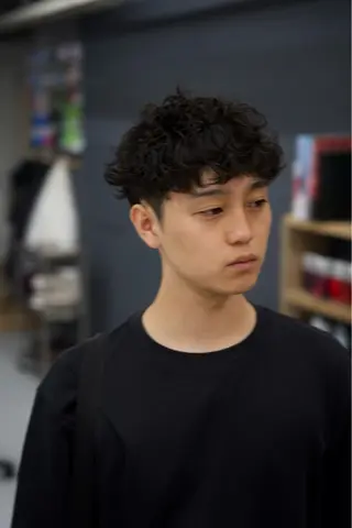 ショート パーマ スパイキーショート パーマ　具志堅　太志のヘアスタイル