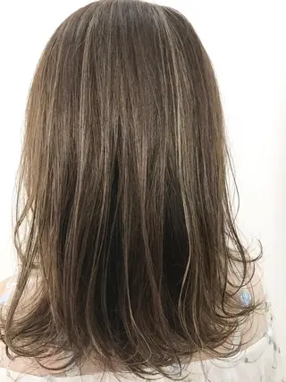ミディアム カラー 西村あきや トレンド韓国ヘアのヘアスタイル