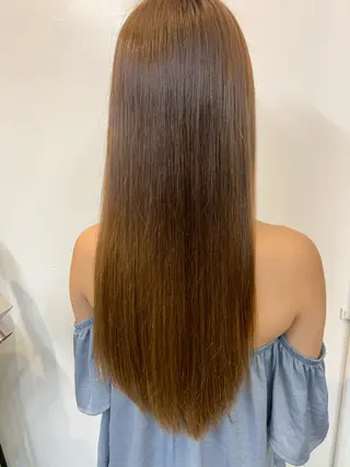 ロング カラー トップ スタイリストのヘアスタイル