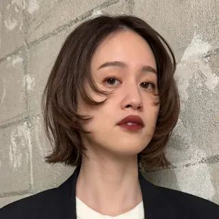 ショート カラー Akari暖色カラー /レイヤーカットのヘアスタイル