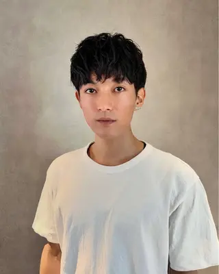 パーマ メンズ 【センターパート】 ETO／江藤翼の眉毛・アイブロウイメージ