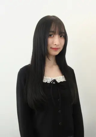 ロング 小長谷 夕菜のヘアスタイル