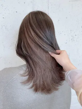 セミロング カラー 透明感ハイトーン🦄 キラ🌈のヘアスタイル