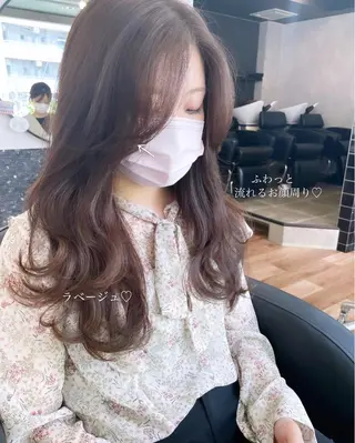 ロング レイヤーカット、 大人可愛い　中村美羅のヘアスタイル