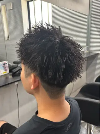 パーマ メンズ 波巻き/ツイスパ/ 短髪/鈴木俊也のヘアスタイル