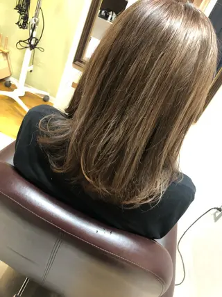 ミディアム カラー tuuli トゥーリのヘアスタイル