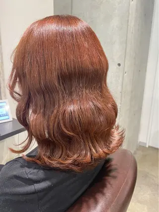 ミディアム カラー 根本 真奈のヘアスタイル