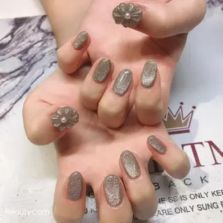 ネイル ガレンドウ 白澤 愛子のネイルデザイン