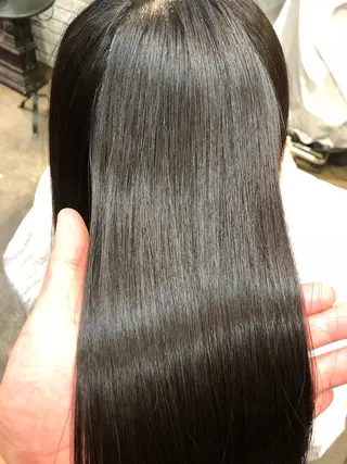 ロング 美髪の錬金術師 チダ ヨシヒロのヘアスタイル