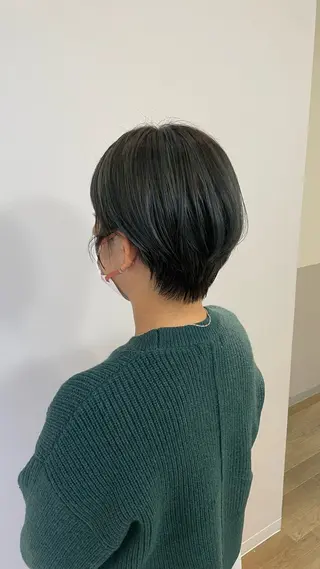 ショート カラー ayano / 透明感・くすみカラーのヘアスタイル