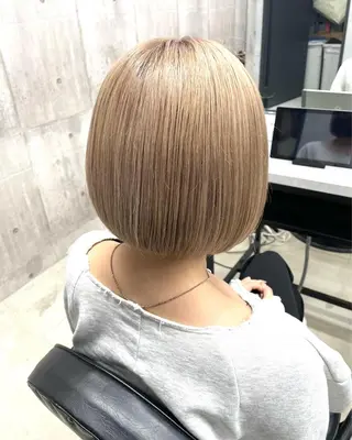 ショート カラー LUXBE LUCE ひなののヘアスタイル
