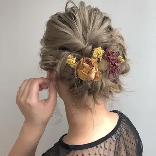 ミディアム ヘアアレンジ haruka 🐈のネイルデザイン