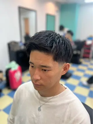 ミディアム メンズ メンズカット メンズシェービングのヘアスタイル