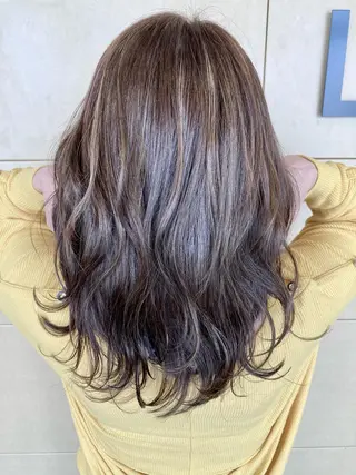 セミロング タカツド ユウキのヘアスタイル