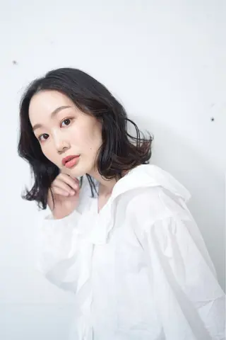 ミディアム パーマ 山内 まりのヘアスタイル
