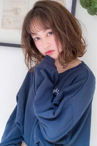 ミディアム カラー パーマ ヘアアレンジ ネイル マツエク・マツパ レイヤー&カラー 人気美容師倉崎涼のヘアスタイル